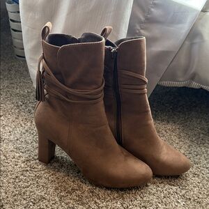 Source Unknown Chic Brown Heeled Boots